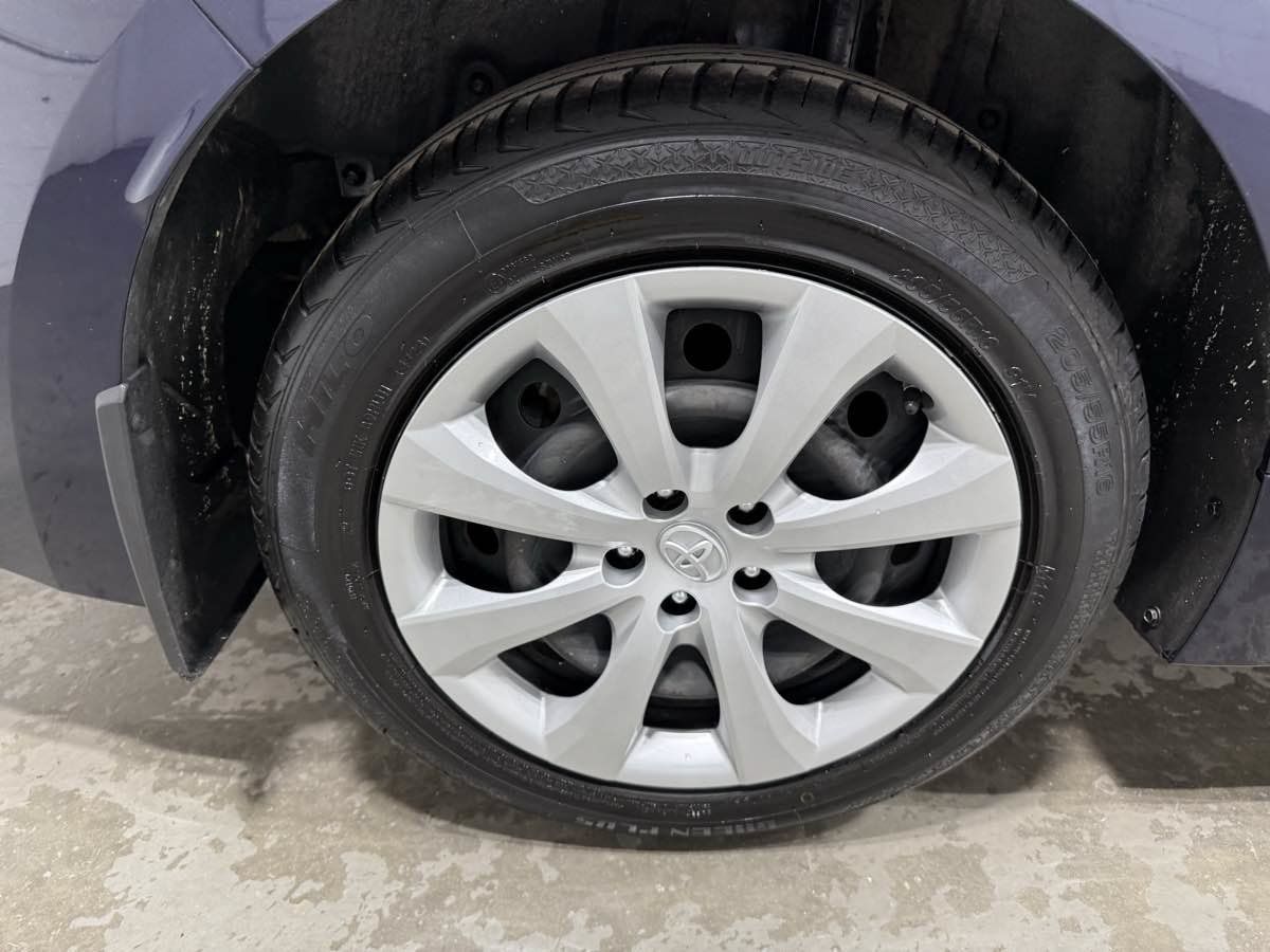 Used 2021 Toyota Corolla LE w/ Carpet Mat Package (TMS) FWD image 7