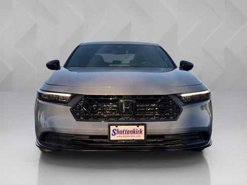 Used 2023 Honda Accord Sport image 2