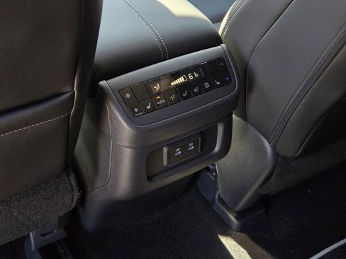 New 2026 Nissan Pathfinder SL image 16