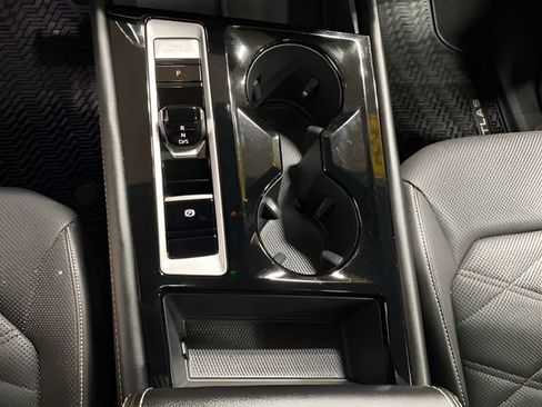 Used 2024 Volkswagen Atlas SE w/ Panoramic Sunroof Package AWD/4WD image 18