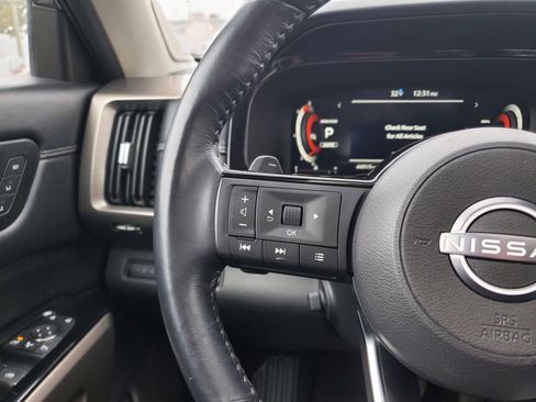 Used 2023 Nissan Pathfinder Platinum image 21