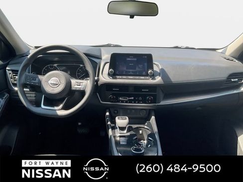 Used 2024 Nissan Rogue SV AWD/4WD image 13