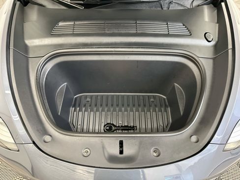 Used 2023 Tesla Model Y Long Range AWD/4WD image 34