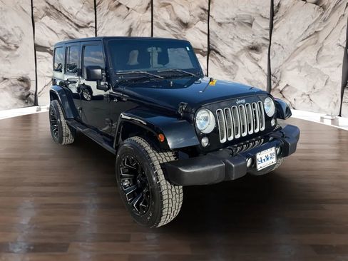 Used 2018 Jeep Wrangler Unlimited Sahara w/ Connectivity Group image 7