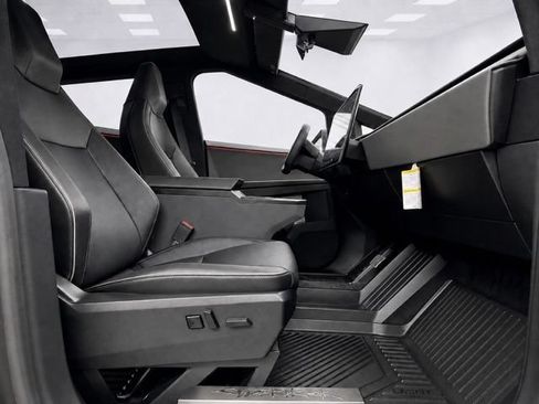Used 2024 Tesla Cybertruck AWD Crew Cab image 23