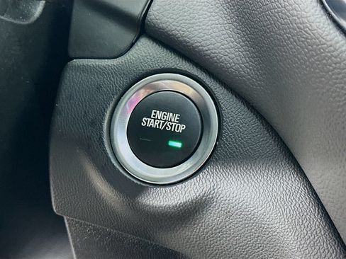 Used 2023 Chevrolet Equinox LT FWD image 19
