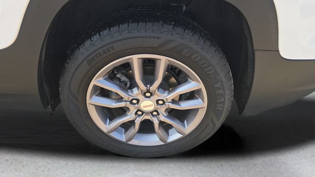 Used 2023 GMC Terrain SLT AWD/4WD image 33