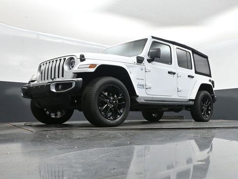 Used 2021 Jeep Wrangler Unlimited Sahara image 40