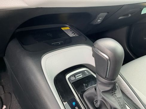 Used 2025 Toyota Corolla SE w/ SE Package FWD image 21
