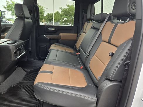Used 2023 Chevrolet Silverado 2500 High Country w/ Safety Package II AWD/4WD image 5