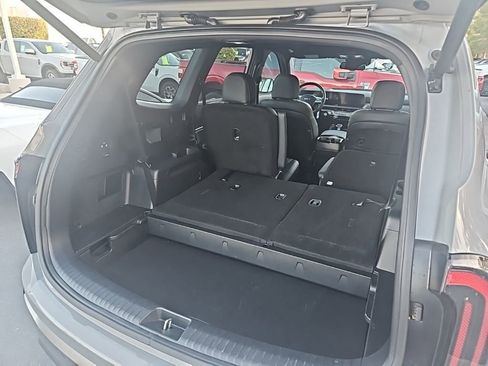 Used 2023 Kia Telluride EX X-Line AWD/4WD image 3
