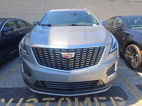 Certified 2025 Cadillac XT5 Premium Luxury AWD/4WD image 4