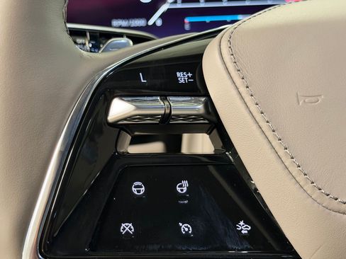 Certified 2025 Cadillac Escalade ESV Sport Platinum w/ LPO, ONYX Package AWD/4WD image 15