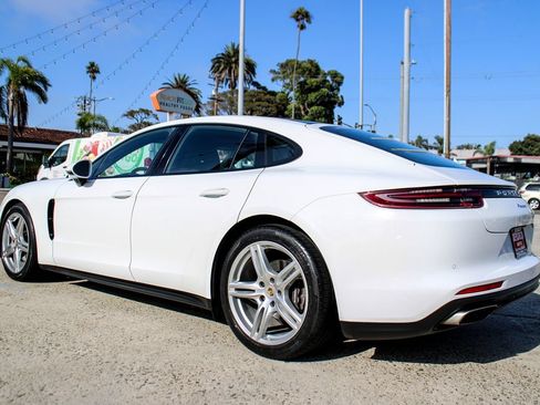 Used 2020 Porsche Panamera image 3