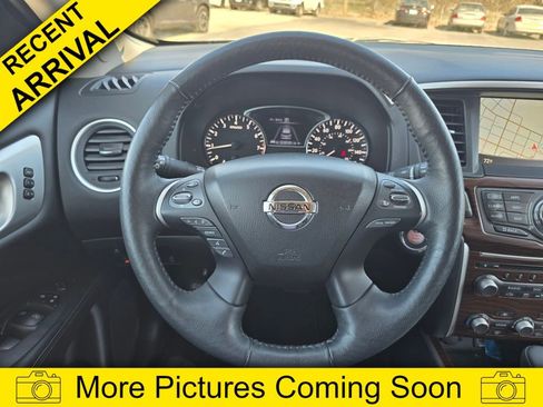 Used 2019 Nissan Pathfinder Platinum image 14