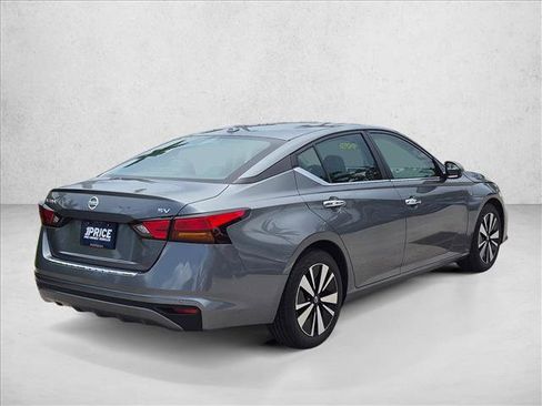 Used 2022 Nissan Altima 2.5 SV FWD image 5