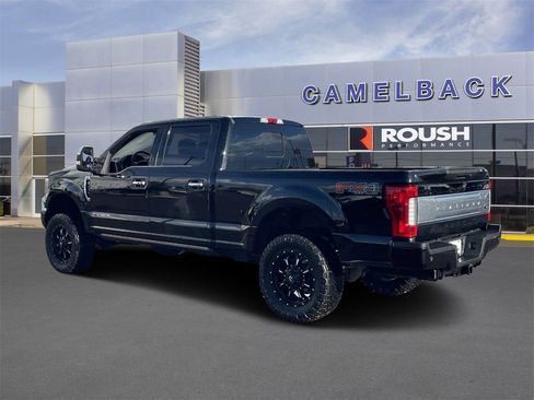 Used 2019 Ford F250 Platinum w/ Platinum Ultimate Package image 3