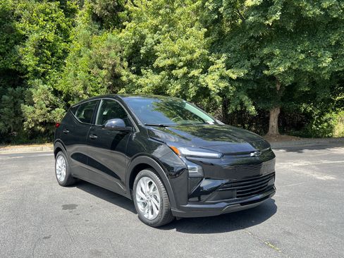 New 2027 Chevrolet Bolt LT w/ Comfort Package FWD image 2