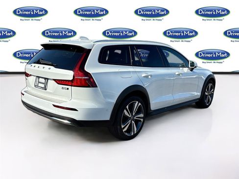 Used 2025 Volvo V60 B5 Cross Country Plus AWD/4WD image 7