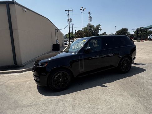 Used 2024 Land Rover Range Rover SE AWD/4WD image 2