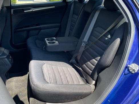 Used 2016 Ford Fusion SE FWD image 17