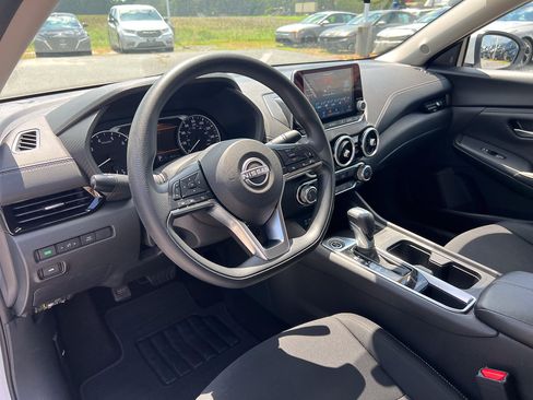 Used 2025 Nissan Sentra SV FWD image 12