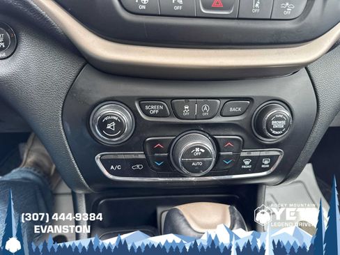 Used 2015 Jeep Cherokee Limited w/ Luxury Group AWD/4WD image 30