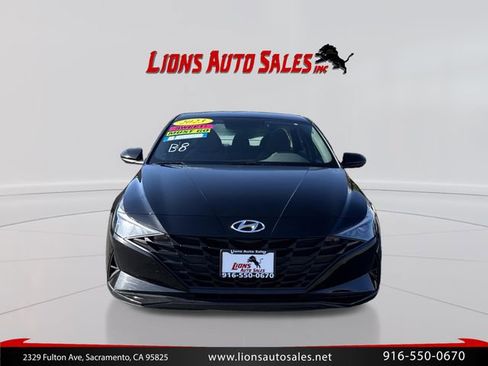 Used 2023 Hyundai Elantra SEL FWD image 2