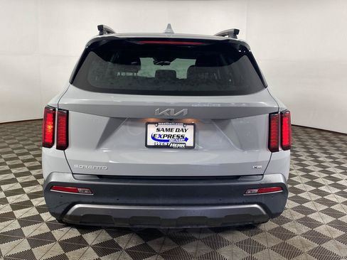 Used 2023 Kia Sorento S w/ Panoramic Sunroof Package AWD/4WD image 22