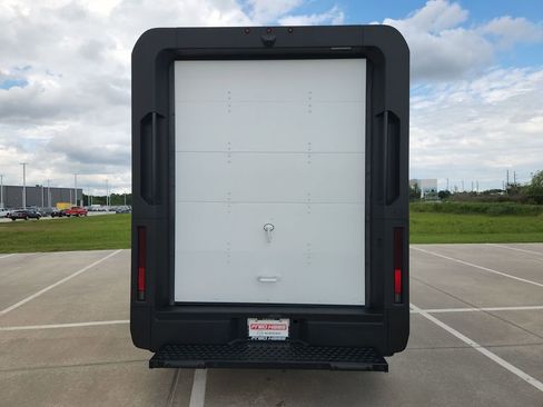 Used 2024 Chevrolet Brightdrop 400 w/ Commercial Equipment Package AWD/4WD image 6
