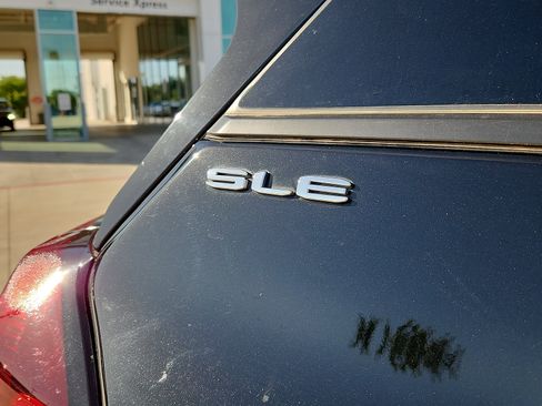 Used 2024 GMC Terrain SLE w/ Driver Convenience Package AWD/4WD image 10