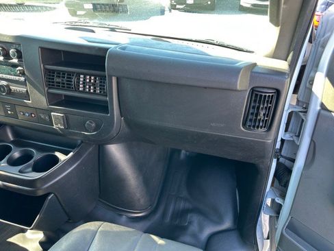 Used 2020 Chevrolet Express 3500 w/ Driver Convenience Package RWD image 38