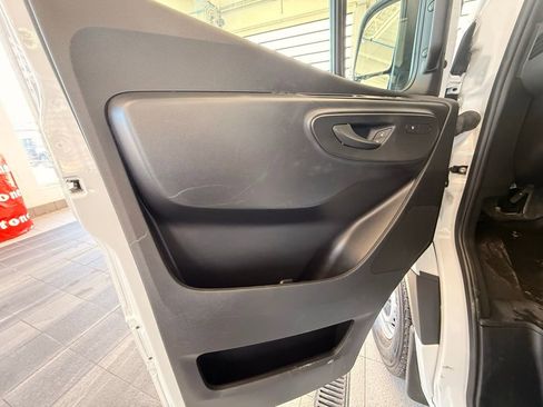 Used 2025 Mercedes-Benz Sprinter 2500 image 21