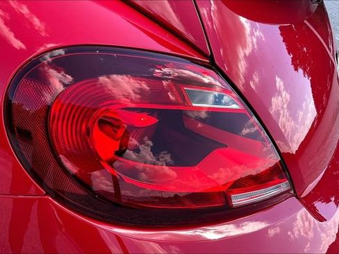 Used 2019 Volkswagen Beetle 2.0T S FWD image 27