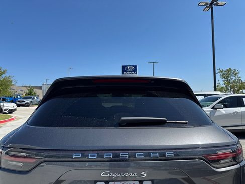 Used 2020 Porsche Cayenne S AWD/4WD image 7