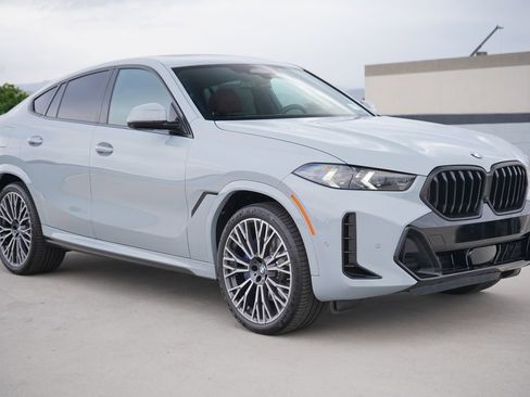 New 2026 BMW X6 xDrive40i w/ Climate Comfort Package AWD/4WD image 3
