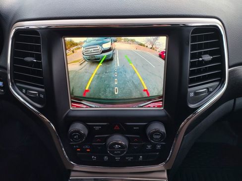 Used 2017 Jeep Grand Cherokee Laredo w/ Quick Order Package 2BE image 8