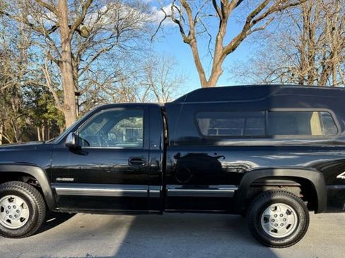 Used 2002 Chevrolet Silverado 1500 LS w/ Ride Control Suspension Pkg image 10