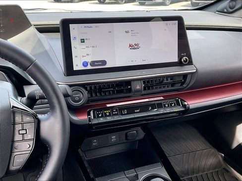 Used 2024 Toyota Prius Prime Premium w/ Advanced Technology Package FWD image 17