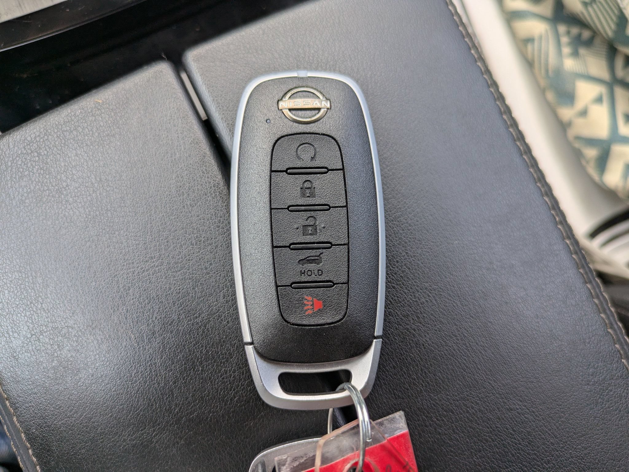 Certified 2025 Nissan Rogue SV FWD image 28