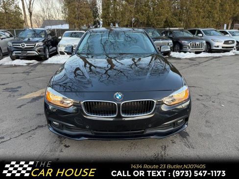 Used 2017 BMW 320i xDrive Sedan image 5