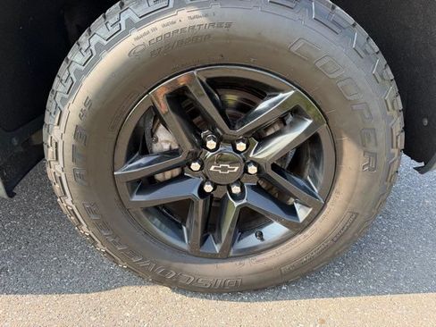 Used 2019 Chevrolet Silverado 1500 Custom Trail Boss w/ Custom Convenience Package AWD/4WD image 27