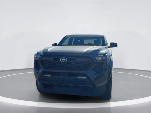 Used 2025 Toyota Tacoma TRD Off-Road AWD/4WD image 3