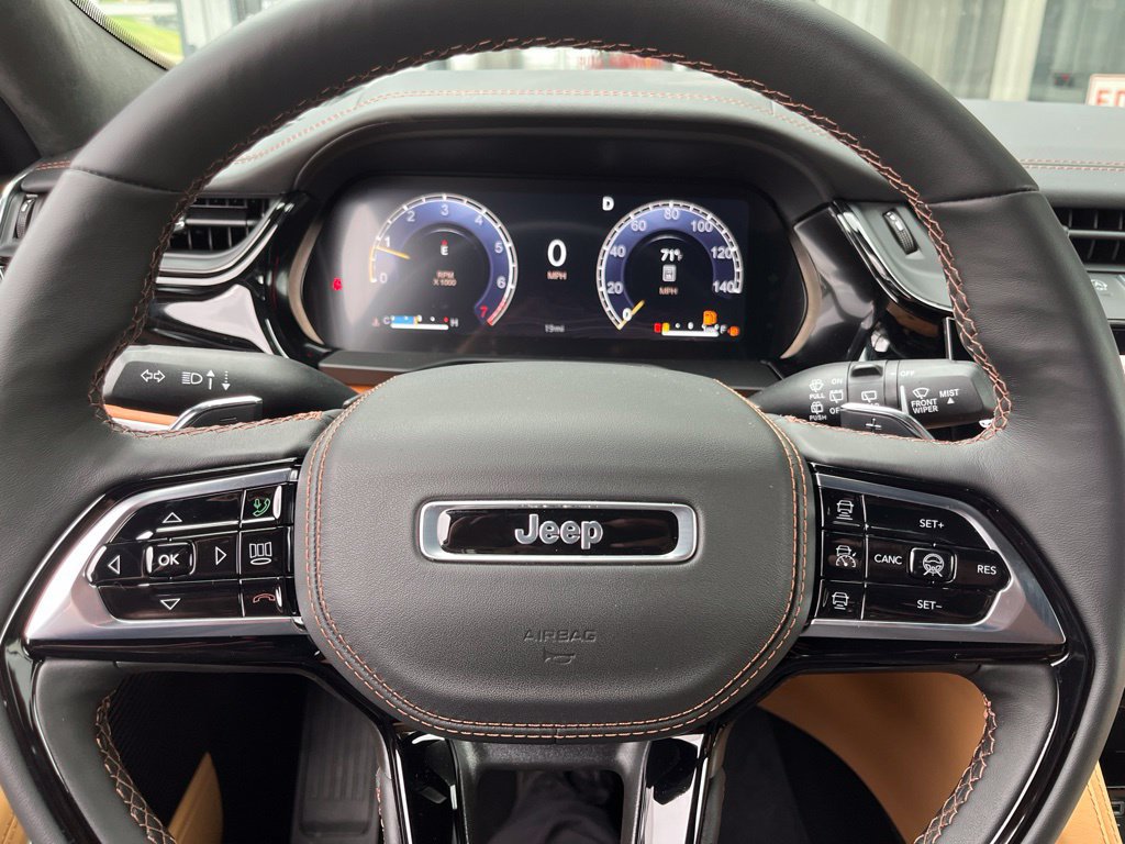 New 2027 Jeep Grand Cherokee Summit w/ Adv Protech Group IV AWD/4WD image 30