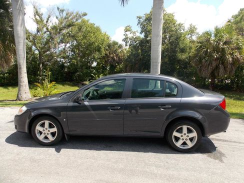 Used 2009 Chevrolet Cobalt LT w/ Preferred Equipment Group FWD image 13