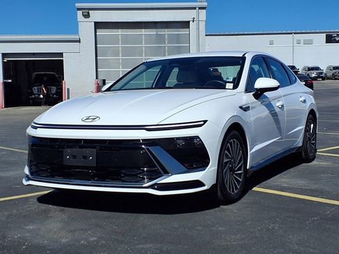 Used 2025 Hyundai Sonata SEL image 2