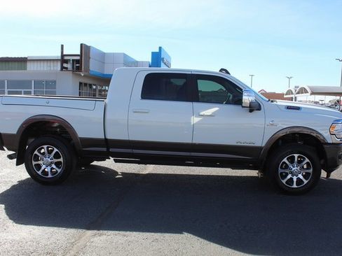 Used 2024 RAM 2500 Limited w/ Towing Technology Group image 2