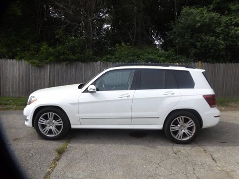 Used 2014 Mercedes-Benz GLK 350 4MATIC image 2