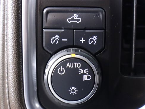 Used 2021 Chevrolet Silverado 1500 LT image 11