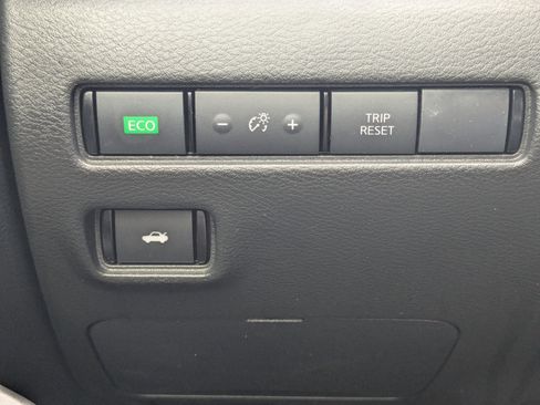 Used 2022 Nissan Sentra SV w/ All-Weather Package image 32